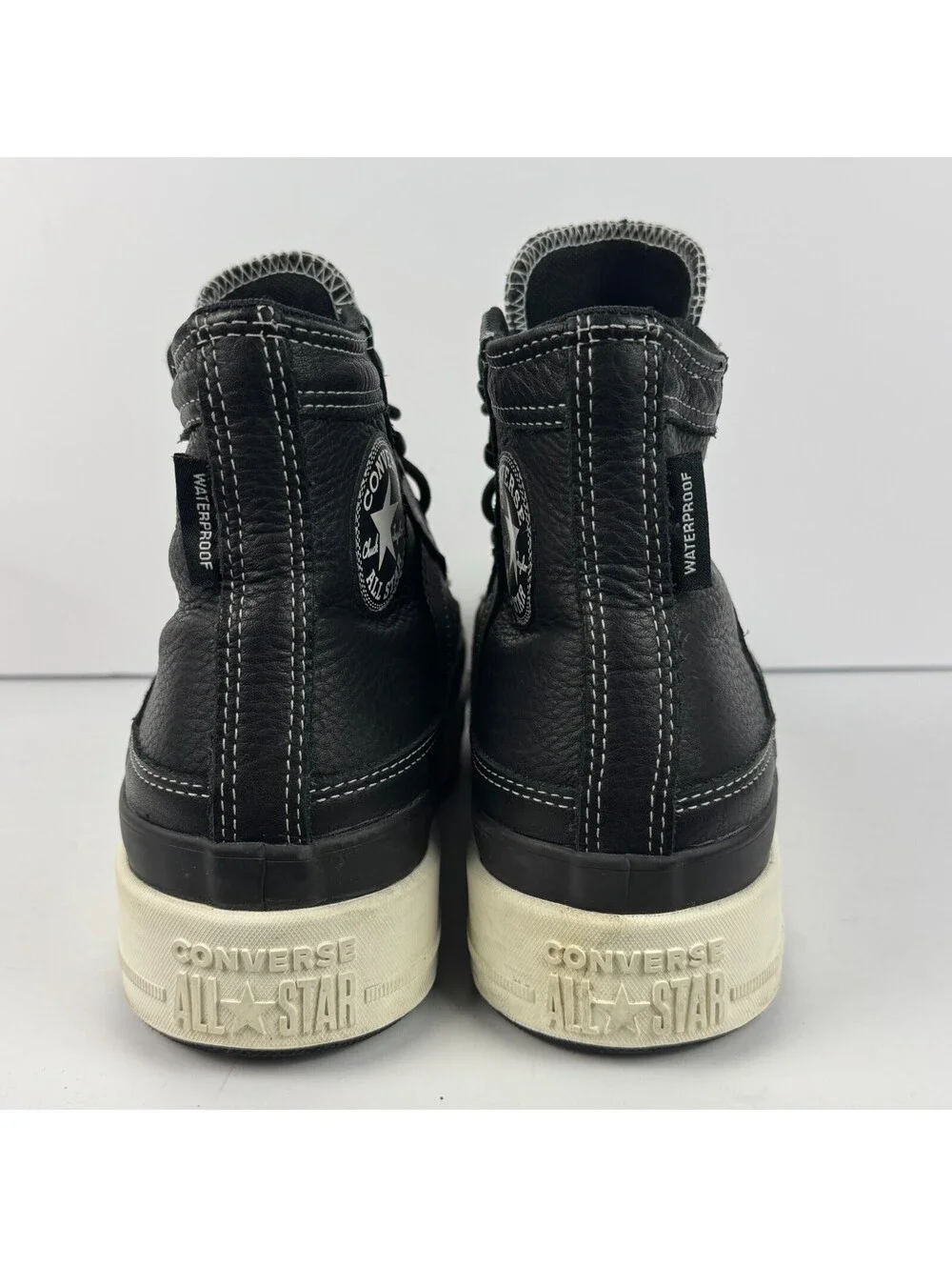 Converse Chuck Taylor Mens 9.5 Black Leather AS 3M Thinsulate Waterproof Shoes